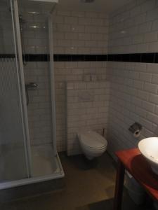 德国卡普酒店的一间浴室