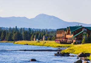 山林小屋周边自然景观