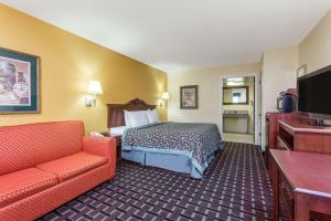 华纳罗宾斯Days Inn & Suites by Wyndham Warner Robins Near Robins AFB的相册照片