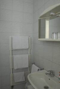 斯克拉克旅馆的一间浴室