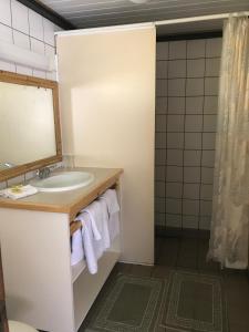 莫图伊提公寓的一间浴室