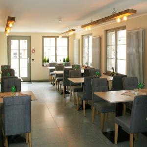 Hotel garni Tilia餐厅或其他用餐的地方