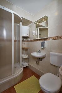 吉隆旅馆的一间浴室