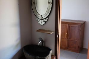 卡里姆加瓦阿玉酒店的一间浴室