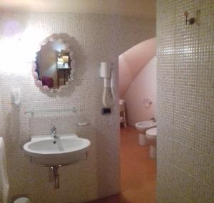 Il Girasole的一间浴室