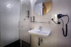 阿姆斯特丹市中心酒店的一间浴室