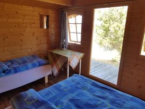 Soomaa Water Camp客房内的一张或多张床位