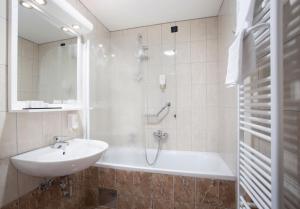 Hotel Kristal - Liburnia的一间浴室