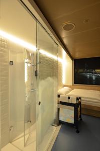 我的云端过境酒店 - 只允许乘坐国际航班的客人入住！的一间浴室