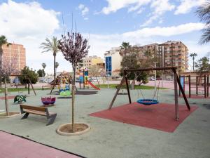 Playa el Clot - Vinaròs的儿童游玩区