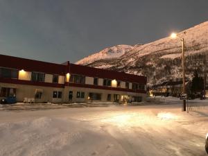 OlderdalenLyngenfjord,Odins Hus的一座山地雪地建筑