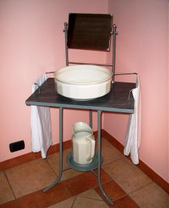 Agriturismo Finestre di Langa的一间浴室