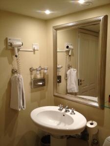 蒙克博库洛酒店的一间浴室
