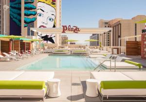 拉斯维加斯Plaza Hotel & Casino的 ⁇ 染酒店游泳池