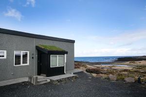 沃加尔Hvassahraun Cabin by the Sea的相册照片