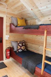 Camp Dronningkrona客房内的一张或多张双层床