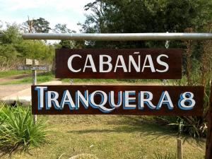 查斯科穆斯Cabañas Tranquera 8的石灰蝶门入口标志