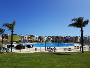 阿尔布费拉Marina de Albufeira Orada Resort - 2-bed apartment with huge pool的相册照片