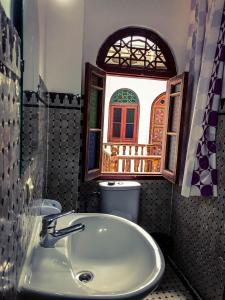 Tangiers Hostel的一间浴室