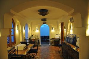 Hotel Al Alba Hammam & Restaurant的休息区