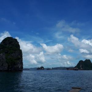 下龙湾Sky的享有大片的山水美景