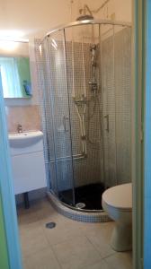 塞纳里奥卡迪塔旅舍的一间浴室