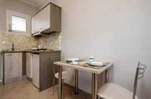 Morfeas Zante Apartments的厨房或小厨房