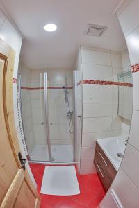 施奈德韦格度假酒店的一间浴室