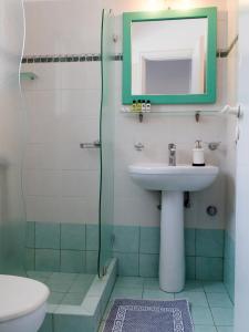 Meltemi Tinos的一间浴室