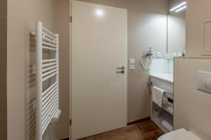 All Suites Bordeaux Marne – Gare Saint-Jean的一间浴室