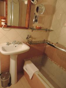 拉斯彼德拉斯旅馆的一间浴室