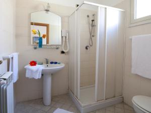 维拉吉奥阿尔伯格国际拉普拉加酒店的一间浴室