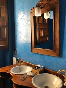 卡萨帝国酒店的一间浴室