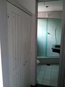 Trade Hotel Diadema的一间浴室