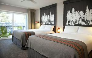 南太浩大本营酒店客房内的一张或多张床位