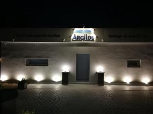 斯达林Argilos的建筑物的侧面有灯号