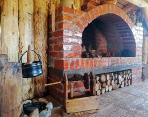 山林小屋提供给客人使用的烧烤设施