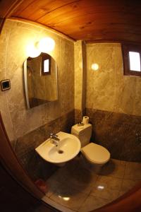 阿瑞贝口纳克酒店的一间浴室