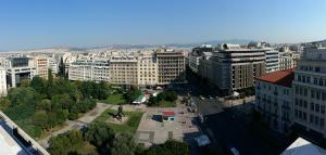 雅典Athens Center Panoramic Flats的城市空中景观高楼