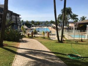 Flat em Resort incrivel a 10 min da Esplanada, STF e PGR内部或周边的泳池