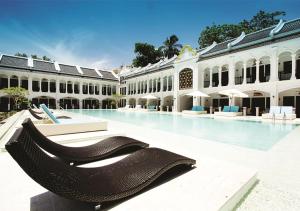 拉查岛度假酒店（瑞阿布瑞）内部或周边的泳池