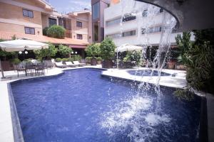 Las Ventanas Hotel Boutique内部或周边的泳池