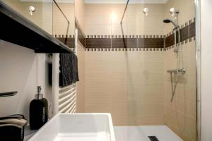 CasaVasca - Appartement Cosy et Calme, WiFi - Parking的一间浴室