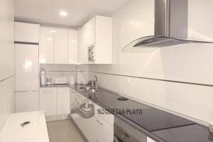 Apartamento Playa Serena的厨房或小厨房