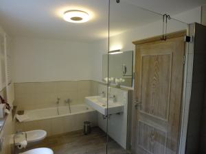 苏德特霍夫雅格酒店的一间浴室