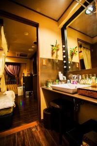 Hotel Balian Resort Tomei Kawasaki I.C.的一间浴室