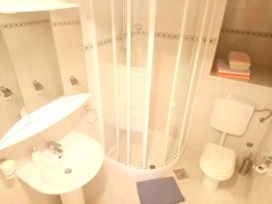Bonavista Apartment的一间浴室
