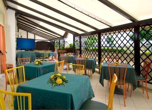 佩萨罗米拉马雷餐厅酒店的相册照片