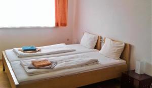 湖滨尤尼公寓客房内的一张或多张床位