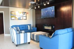 Quality Inn & Suites Port Arthur - Nederland的休息区